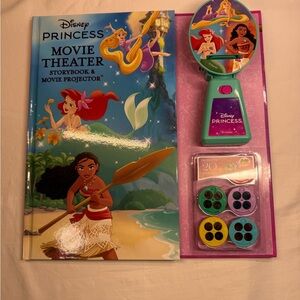 Disney Princess Purple Storybook and Projector Set